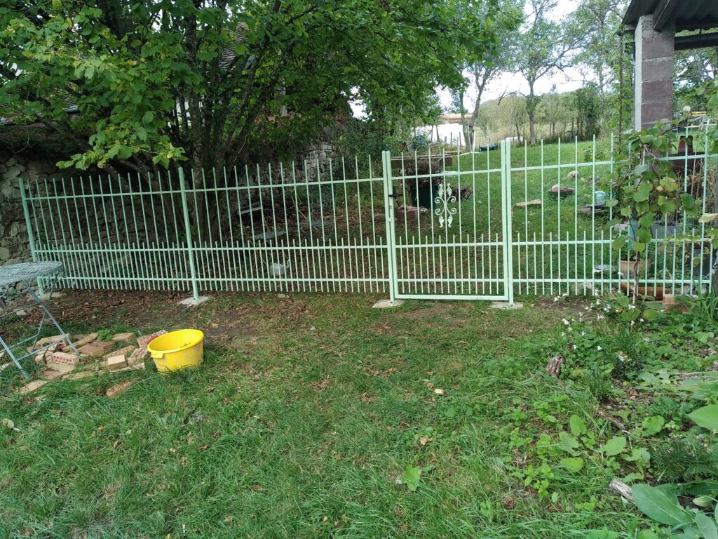 La Forge de la Comté - barrière et portillon